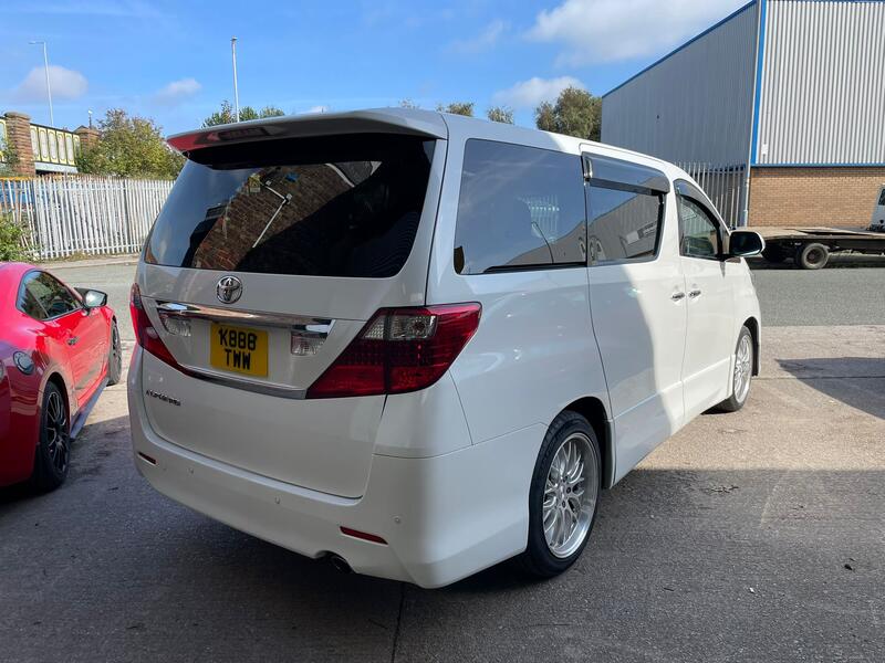 TOYOTA ALPHARD