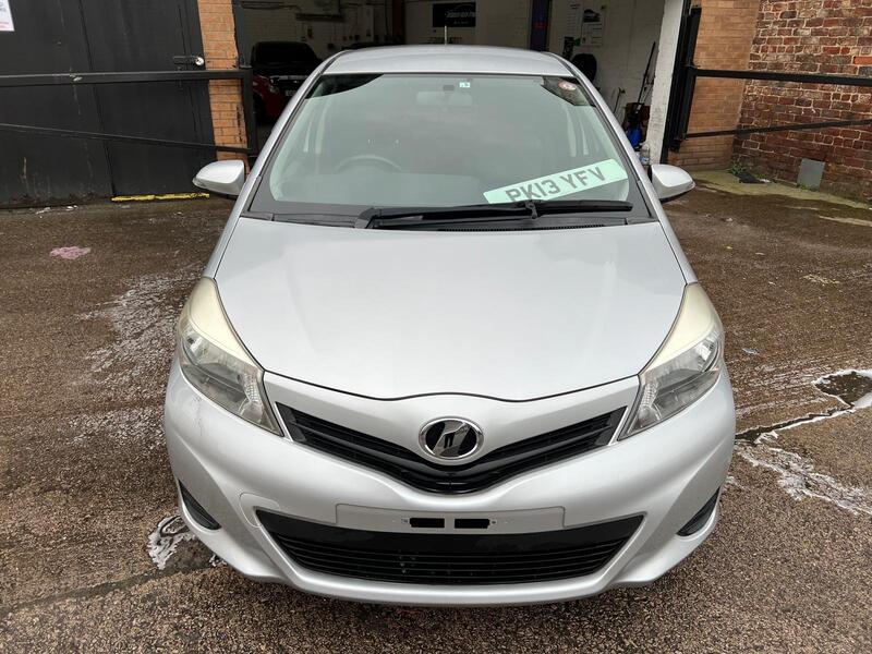 TOYOTA VITZ