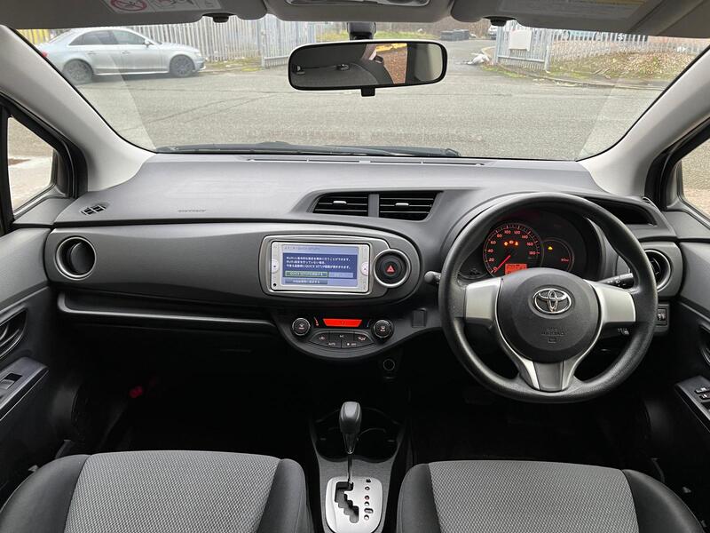 TOYOTA VITZ