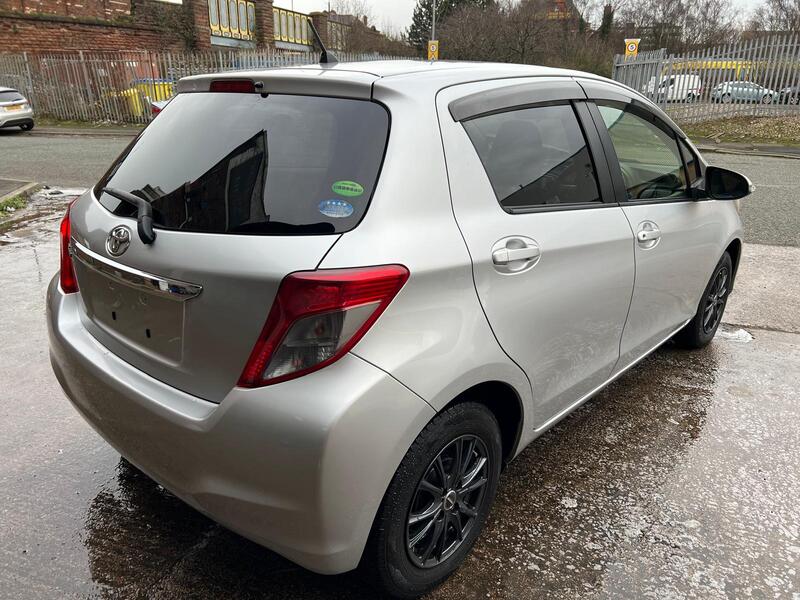 TOYOTA VITZ