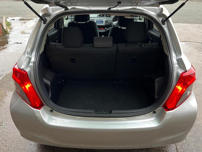 TOYOTA VITZ