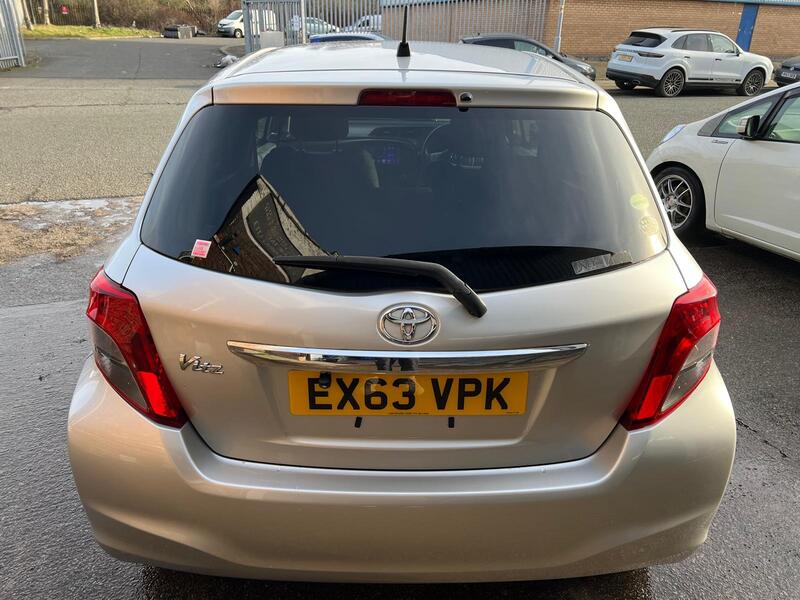 TOYOTA VITZ