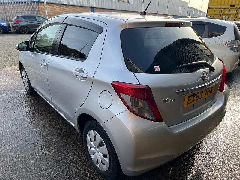 TOYOTA VITZ
