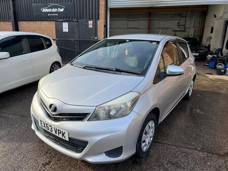 TOYOTA VITZ 1.3 Petrol