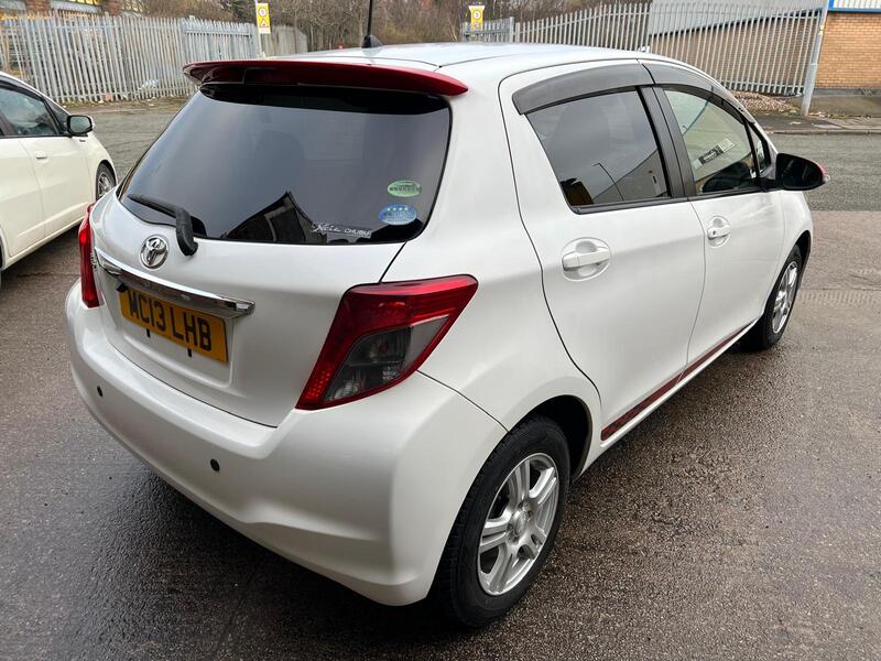 TOYOTA VITZ