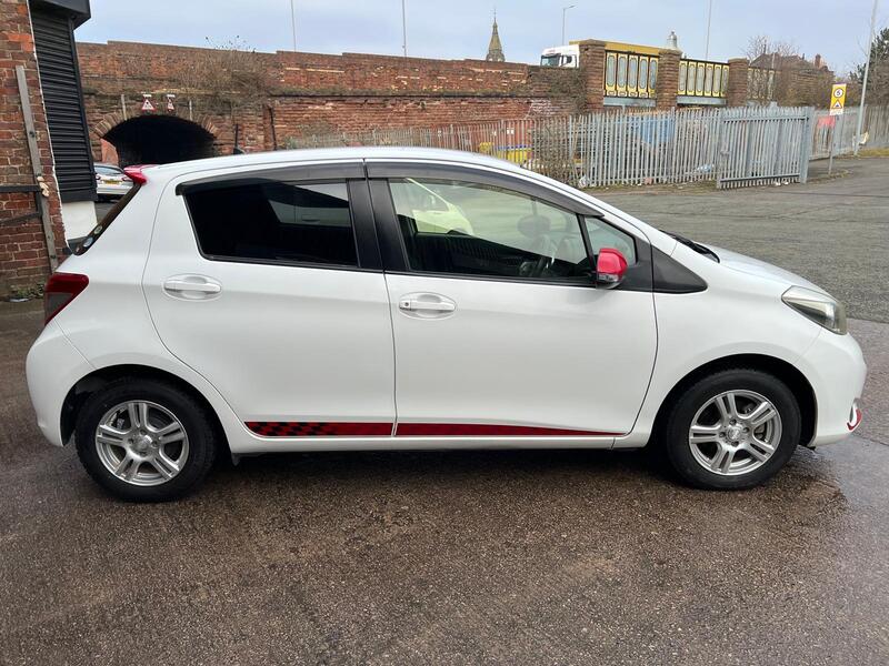 TOYOTA VITZ