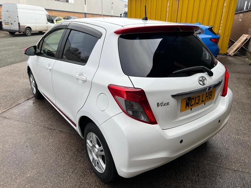TOYOTA VITZ