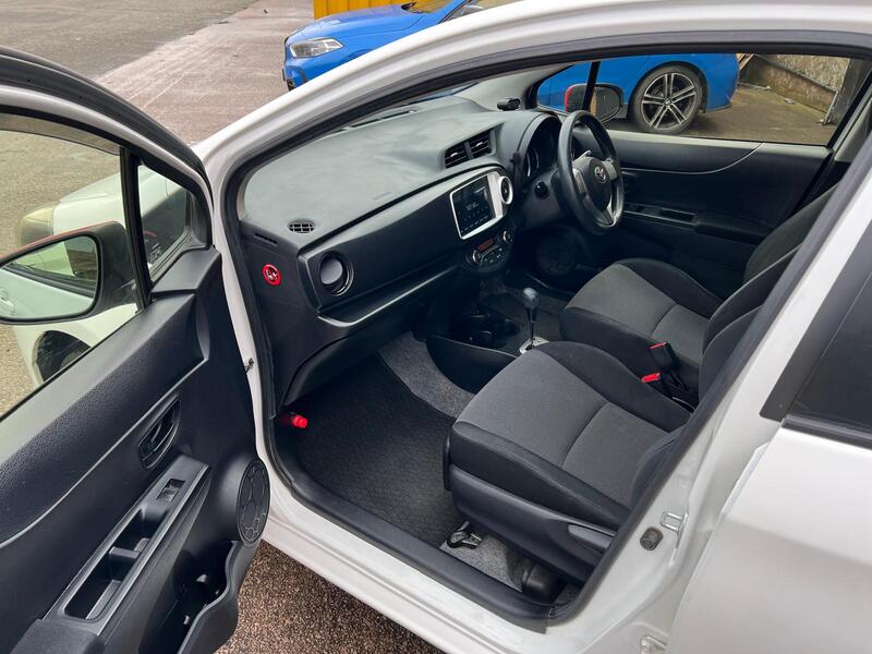 TOYOTA VITZ