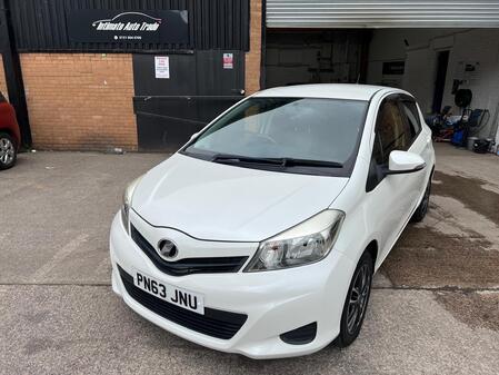 TOYOTA VITZ 1.3 Petrol 