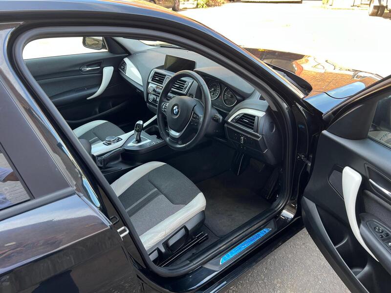 BMW 1 SERIES