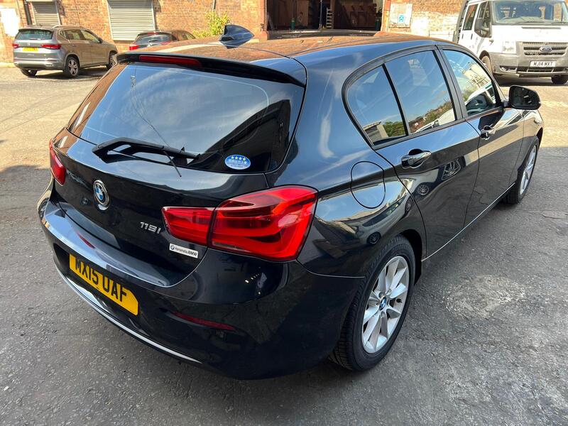 BMW 1 SERIES