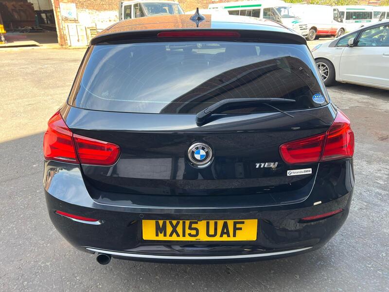 BMW 1 SERIES