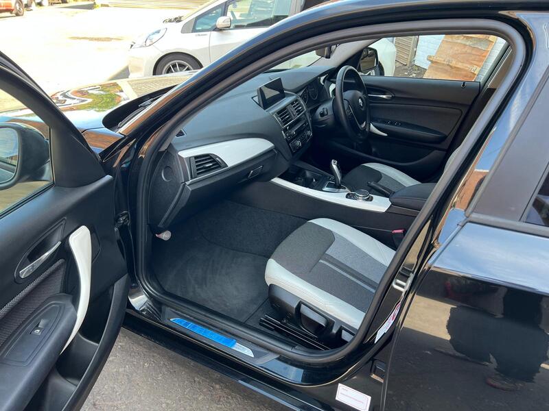 BMW 1 SERIES